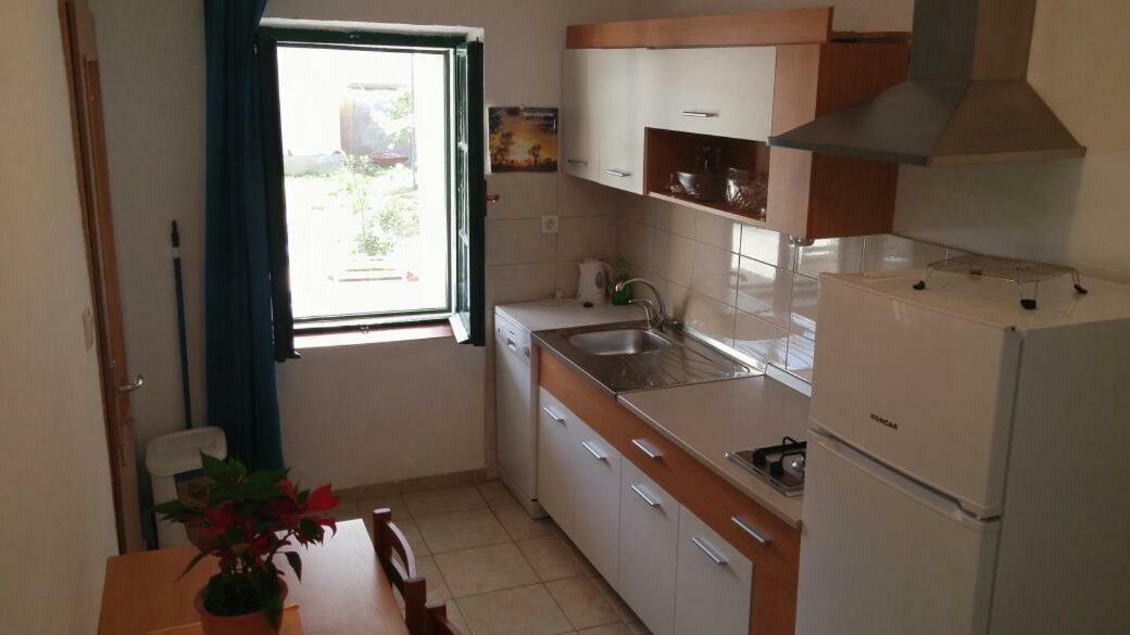 Apartments Viktorija Starigrad Paklenica Zewnętrze zdjęcie