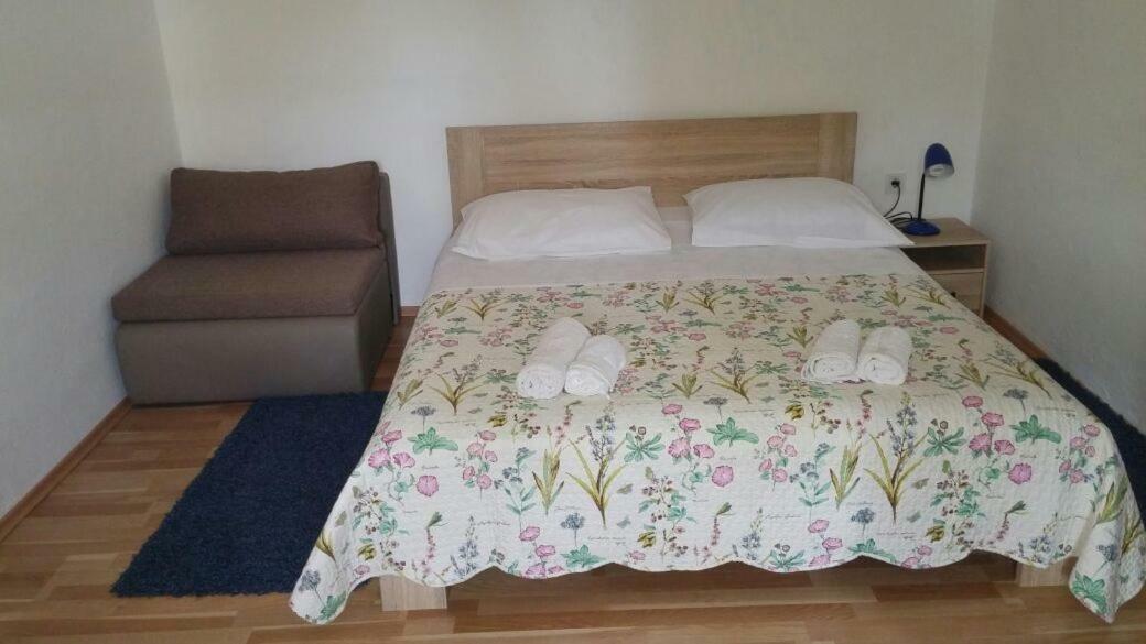 Apartments Viktorija Starigrad Paklenica Zewnętrze zdjęcie