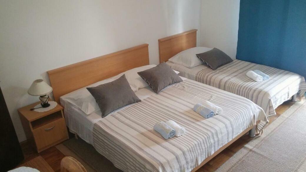 Apartments Viktorija Starigrad Paklenica Zewnętrze zdjęcie
